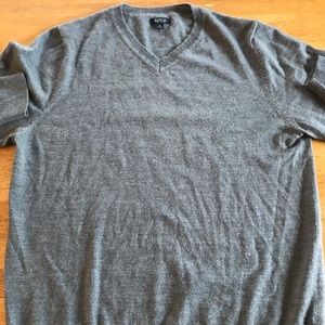 Gray v-neck Sweater.